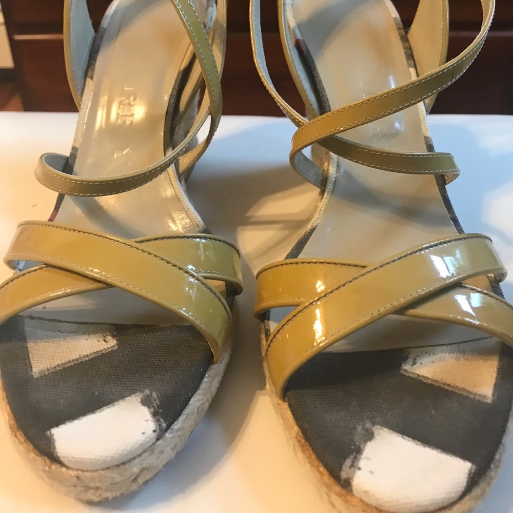 Woman’s shoes